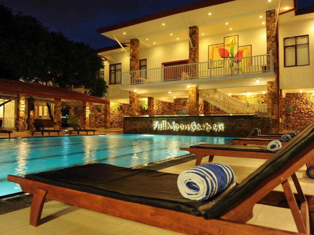 Full Moon Garden Hotel Негомбо Экстерьер фото