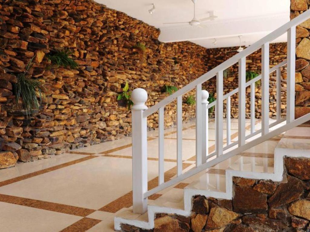 Full Moon Garden Hotel Негомбо Экстерьер фото