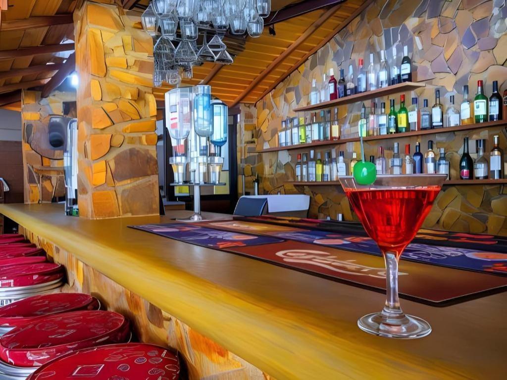 Full Moon Garden Hotel Негомбо Экстерьер фото