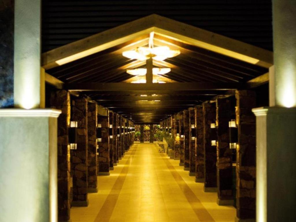 Full Moon Garden Hotel Негомбо Экстерьер фото