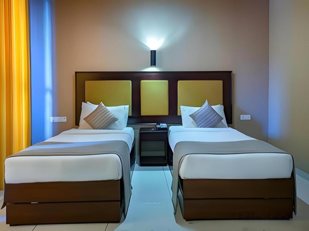 Full Moon Garden Hotel Негомбо Экстерьер фото