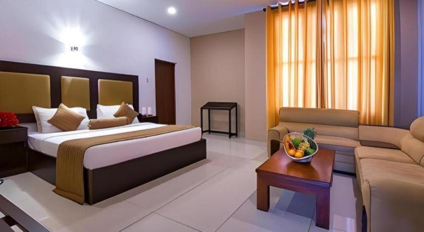 Full Moon Garden Hotel Негомбо Экстерьер фото