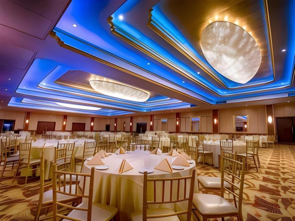 Full Moon Garden Hotel Негомбо Экстерьер фото